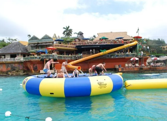 Inn Hospitality Expert Bts 3 Pool Bar Montego Bay