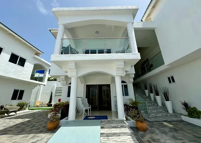 Hospitality Expert Bts 3 Pool Bar Montego Bay