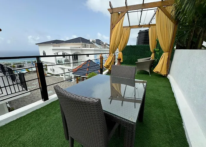 Hospitality Expert Bts 3 Pool Bar Inn *