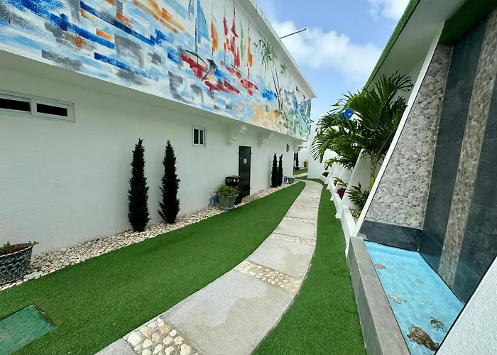 Inn Hospitality Expert Bts 3 Pool Bar *