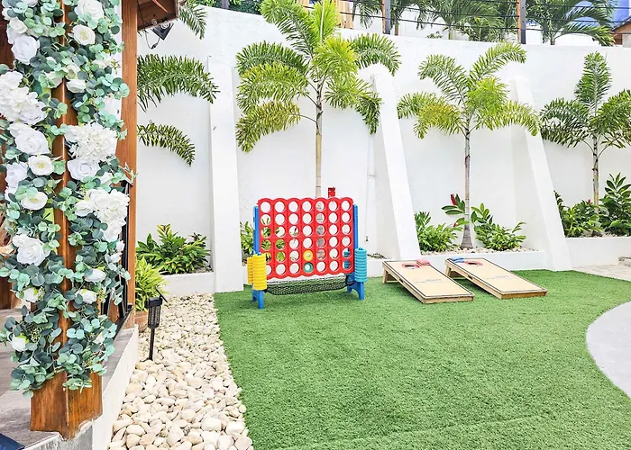 Hospitality Expert Bts 3 Pool Bar Inn *