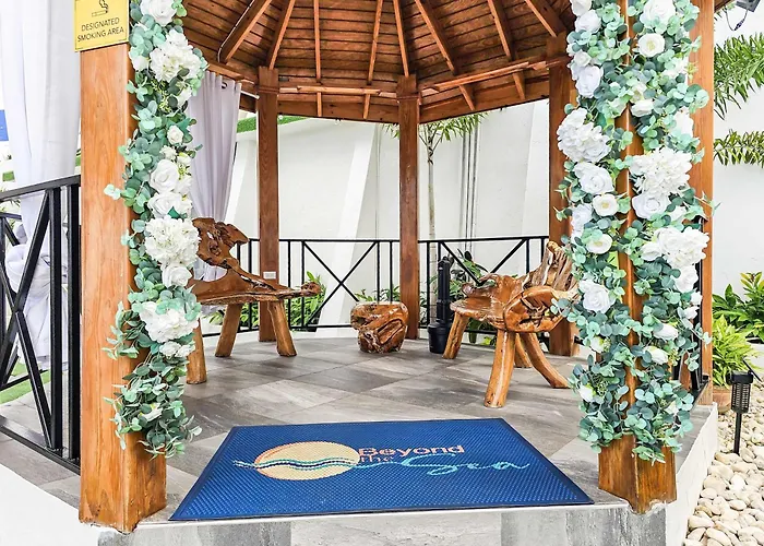 Inn Hospitality Expert Bts 3 Pool Bar Montego Bay